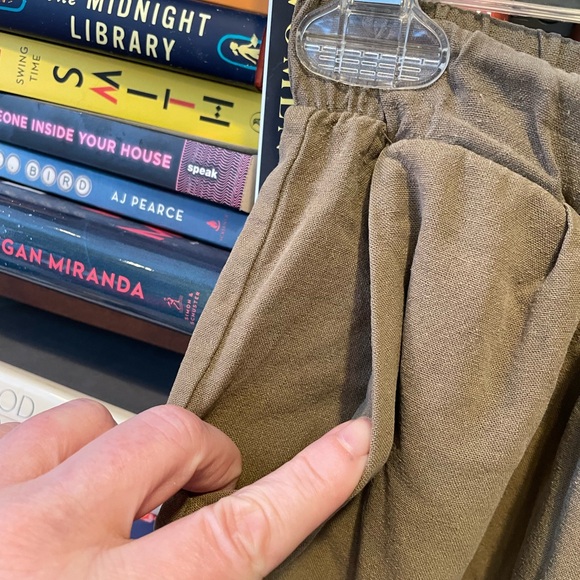 Last chance—EUC OZMA Wide Leg Cropped Pants in Sage - Picture 3 of 6